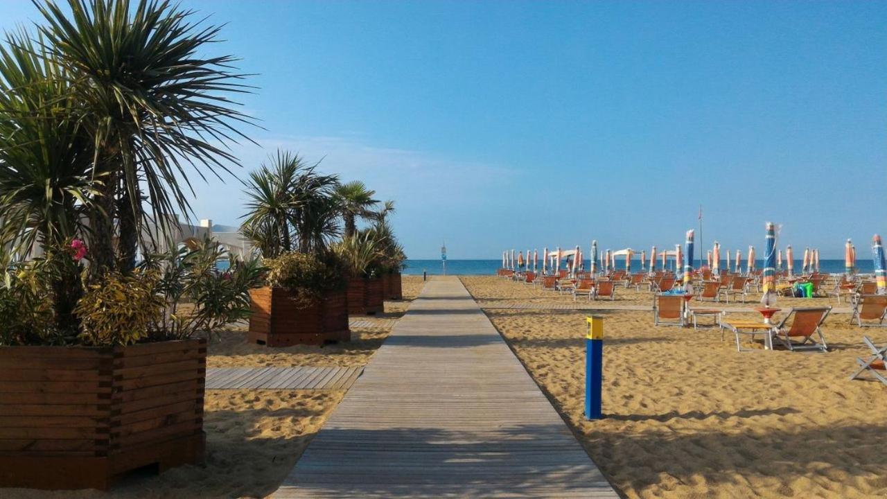 Appartamenti Massimo Bibione Exterior photo